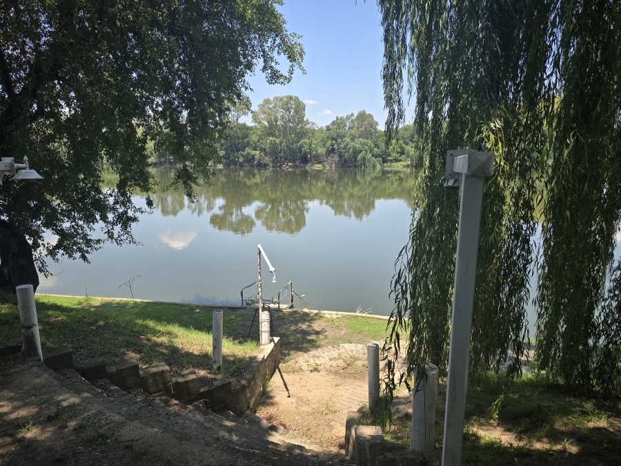 3 Bedroom Property for Sale in Lindequesdrif North West